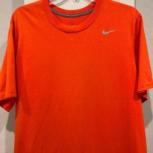 Nike Dri-Fit size L - short sleeve tee shirt